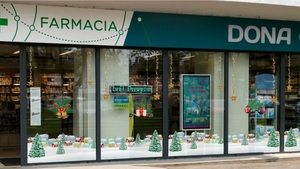 Cine deţine, de fapt, farmaciile Dona din România? Puţini ştiau asta, deşi le "calcă" aproape zilnic