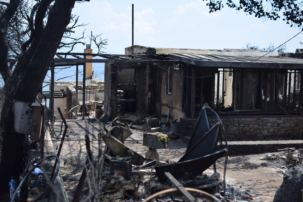 Alertă! Catastrofa din Grecia, unde au murit aproape 90 de oameni, s-ar putea repeta și în România. Peste 15.000 de incendii de vegetație în țara noastră, în 2017