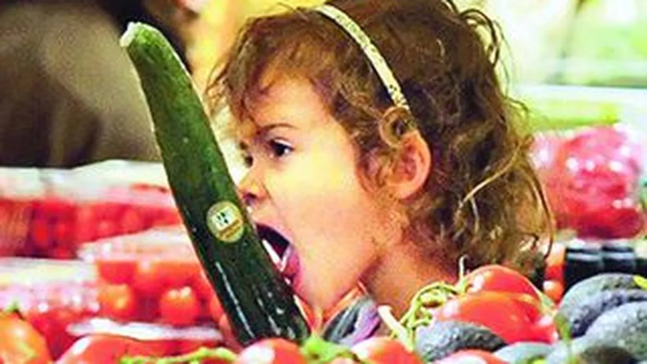 Jessica Alba are ajutor de nadejde! La trei ani, fetita ei face piata