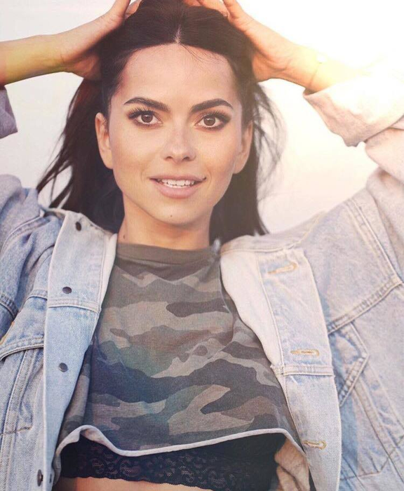 Inna este o artistă româncă cu succes internaţional