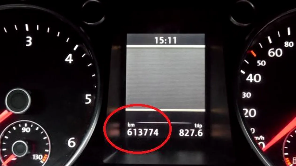 Asta le întrece pe toate! Un român a dat înapoi kilometrajul unei maşini cu... 550.000 de kilometri!
