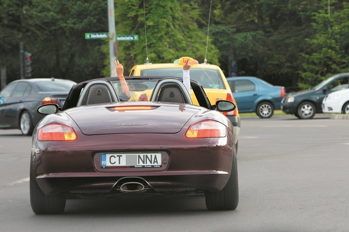 Au confundat strada cu casa! Ce au făcut MIHAELA RĂDULESCU şi DANI OŢIL, atunci când credeau că nu-i vede nimeni