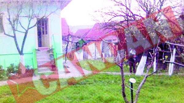 S-a spanzurat sub ochii fiicei sale