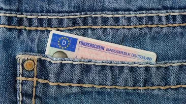 O „prințesă” cu BMW a lăsat polițiștii fără replică. Ce s-a întâmplat după ce oamenii legii au oprit-o în trafic