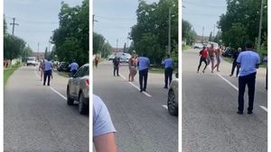Scene șocante între polițiști și mai mulți bărbați în județul Gorj! Agenții au scos armele și au fost înjurați de scandalagii: “Vrei să te bat cu pistolul în mână?”