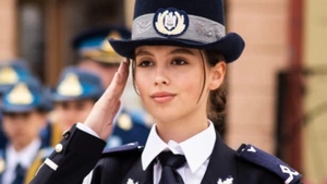 Cine este Mălina, tânăra cu chip angelic din MAI? Are doar 23 de ani şi a înduioşat internetul cu povestea ei