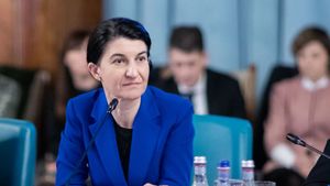 Anunțul făcut de Ministrul Muncii! Când vor crește pensiile și alocațiile