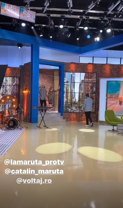 Loredana Groza, cu zonele intime la vedere în direct la Pro TV, în emisiunea lui Cătălin Măruță