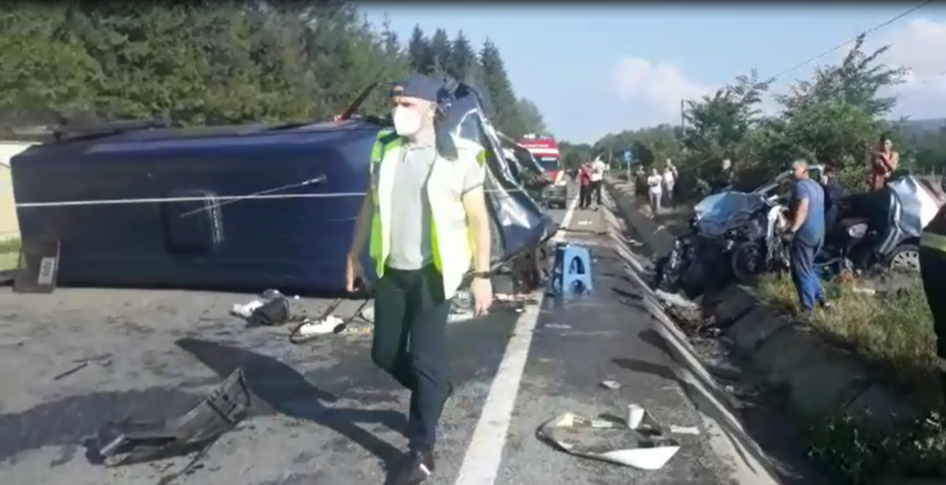 Imagini șocante de la accidentul din Vrancea! Șoferii au murit, 11 oameni, la spital! A fost activat planul Roșu VIDEO