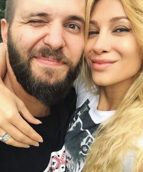 Lora a recunoscut! Cum a înșelat prima oară: „Eram mică, aveam doi iubiți, am primit un suc și…”