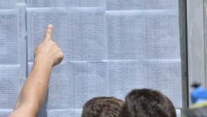 O elevă a avut un șoc când și-a văzut nota la Evaluarea Națională: ”I-au dat pastile de calmare. Făcuse semipareză”