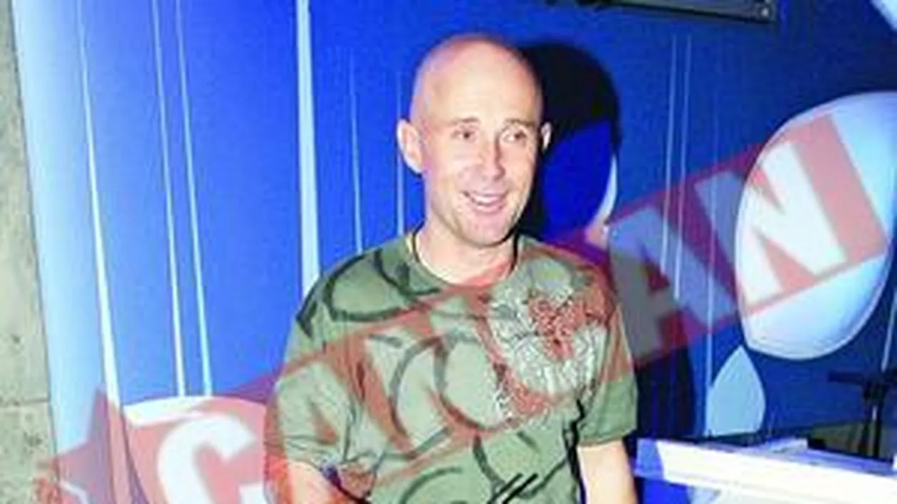 Mugur Mihaescu a petrecut cu patru tinere intr-un club