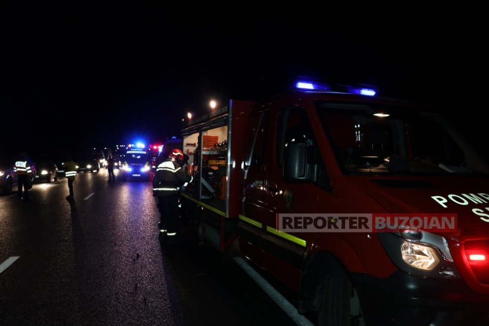 Impact frontal între o Dacie 1310 şi un VW în Buzău! Au murit pe loc: pe cine au găsit poliţiştii la volan