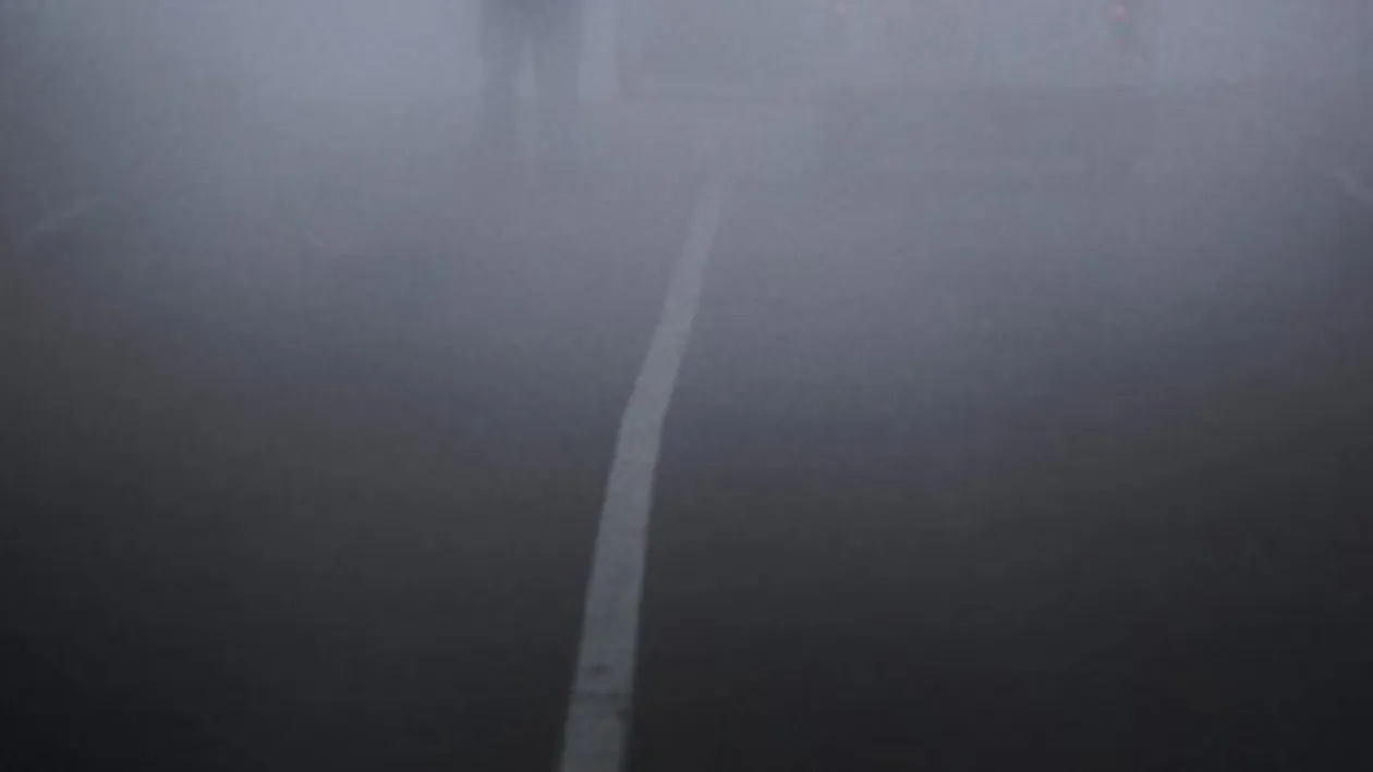 Avertizare de ceata in mai multe judete din Romania! Circulatia pe DN-uri si pe autostrazi este ingreunata!