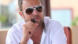 Bote, ironic la adresa lui Irinel: "Mi se pare jenant ca un miliardar să aibă pretenţia ca fosta soţie să-i trimită bani în cont"