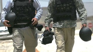 Corespondentii Kanal D din Afganistan, Florin Ghioca si Rolf Vescan, s-au rasturnat cu un blindat!