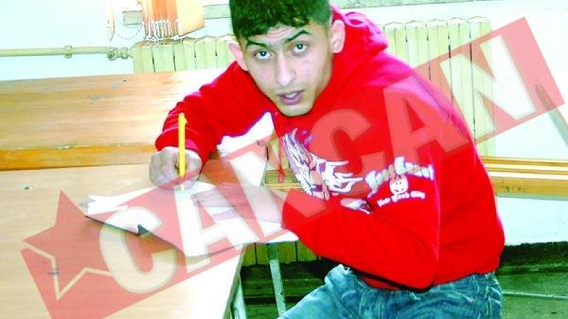 Spargatorul Costel a invatat sa scrie