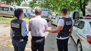 Înregistrare halucinantă. Profesorul de istorie i-a cerut elevei să dea o “lucrare specială în pat”. „Ce poate face o femeie cu un bărbat în pat?!”