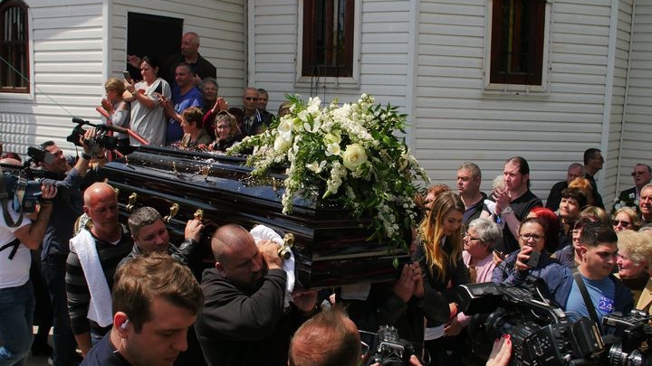 Motivul pentru care familia lui Răzvan Ciobanu a refuzat să ridice capacul coșciugului la ieșirea din capelă