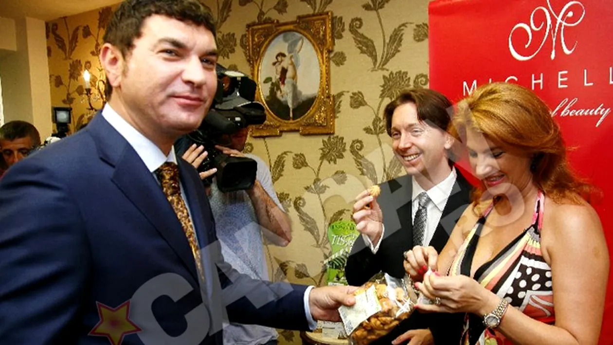 Cristi Borcea, alaturi de Mihaela la prezentarea sa de produse cosmetice