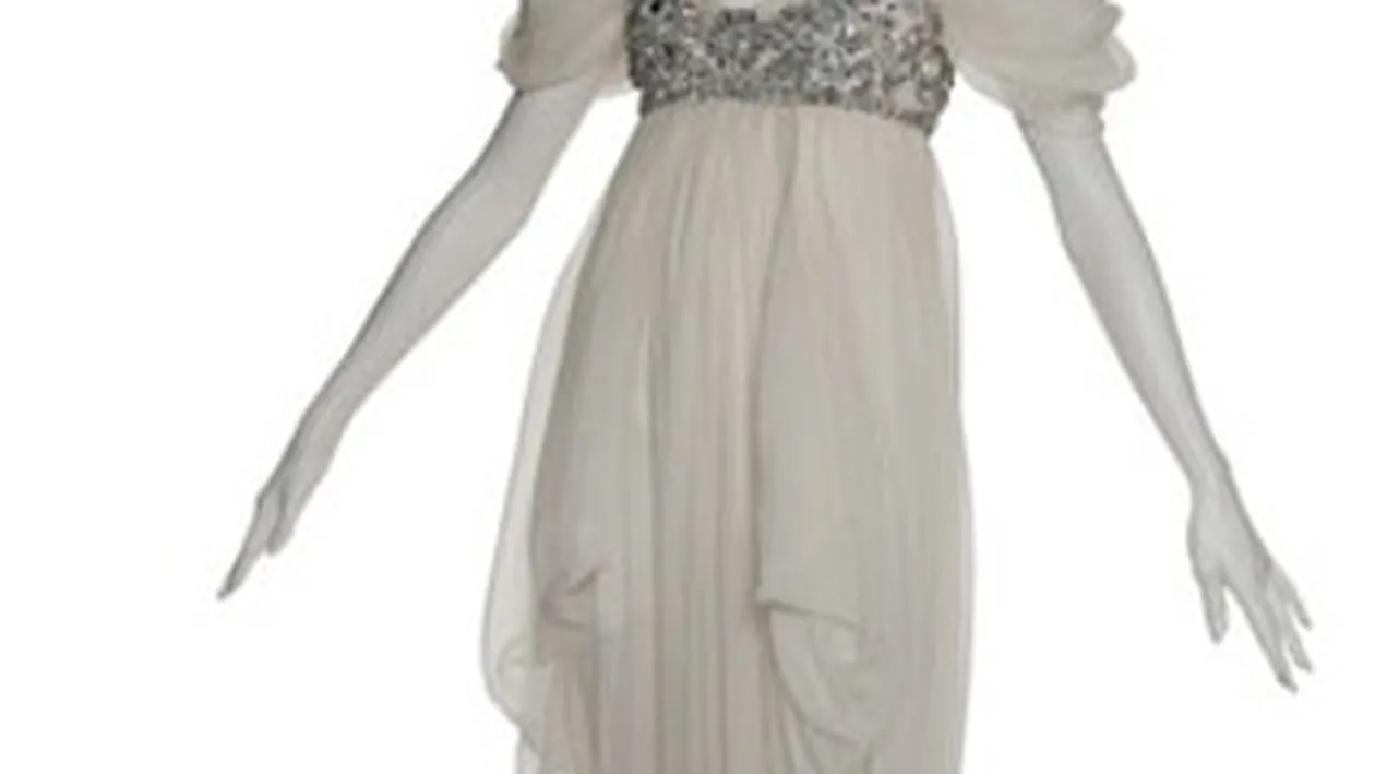 Pe rochia asta a dat 133.075 de dolari Lady GaGa! E o creatie Alexander McQueen si se cheama Fata care traia intr-un copac!