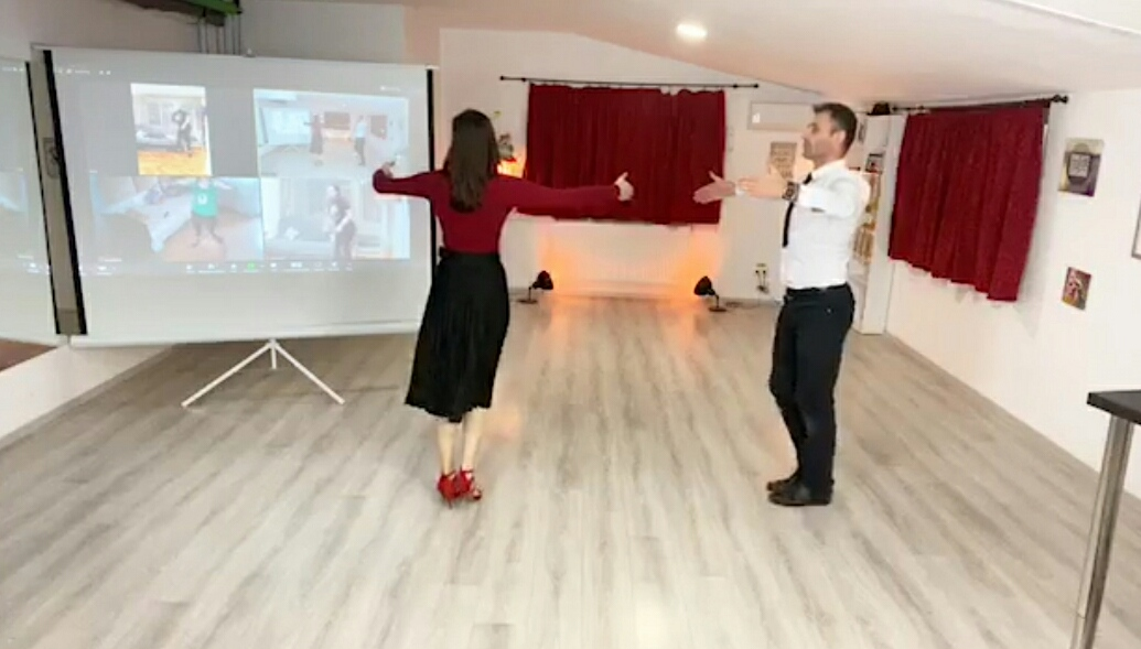 Lecțiile de dans nu s-au oprit nici în izolare
