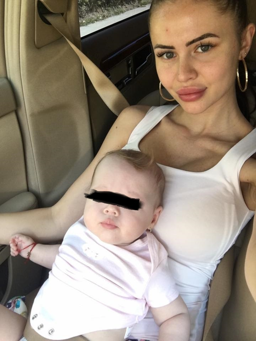 Maria Rădeanu Holicov şi fiica ei