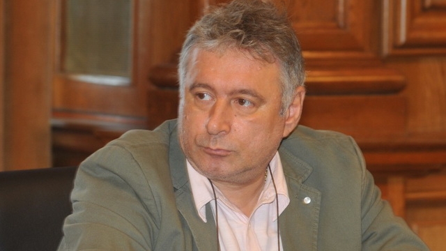 Madalin Voicu se ciondaneste zilnic cu fiica lui: "Fa ce zice popa...."