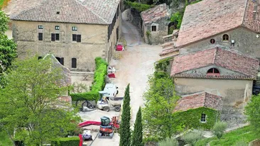 Brad Pitt pregateste in detaliu nunta cu Angelina Jolie. Au cheltuit deja 10 milioane $