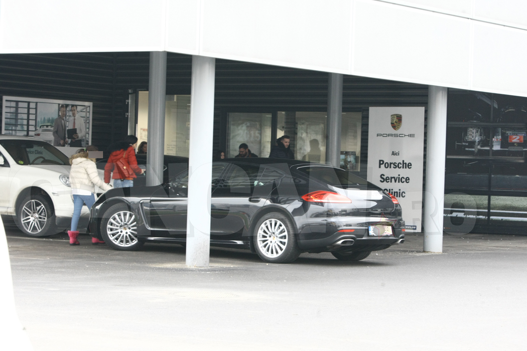 Soţia lui Ilie Năstase a păţit-o chiar de Anul Nou. S-a urcat în Porsche şi… l-a rupt în benzinărie!