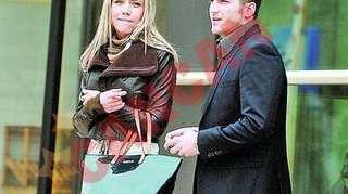 Andrei Iordache a scos un playmate la masa si la biliard