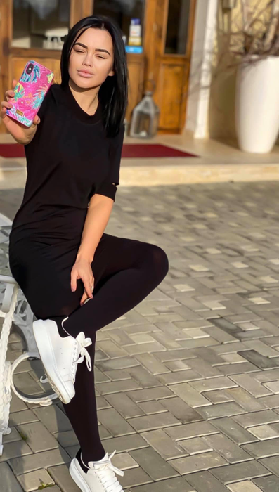 Carmen de la Sălciua i-a dat o lecție de viață fostei prezentatoare de la Kanal D, Bianca Drăgușanu: “Răutatea e o boală! Câinii latră, ursul trece”