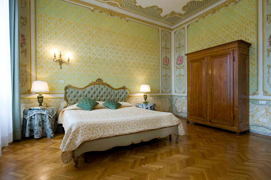 Imagini senzaţionale din vila familiei Stratan