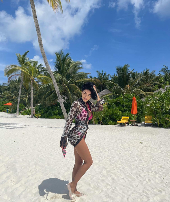 Adelina Pestrițu, uimită de ce a găsit în apa Oceanului Indian: “Dușmani noi”. Cum s-a pozat vedeta cu creaturile marine de care unii oameni se tem