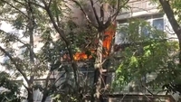 Incendiu într-un bloc din Capitală, de pe Șoseaua Mihai Bravu! S-ar fi produs o explozie: pompierii au intervenit de urgență