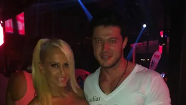 Anda Adam are reteta perfecta dupa care ii merge bine alaturi de Victor Slav! Vezi care sunt secretele relatiei lor!