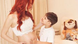 Graviduţa ELENA GHEORGHE le-a lăsat tuturor indicii? Fanii au observat imediat: „Sigur e fetiţă...“