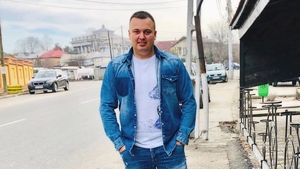 Poliţistul din Caracal demis pentru presupuse legături cu lumea interlopă a fost repus în funcţie printr-o hotărâre judecătorească