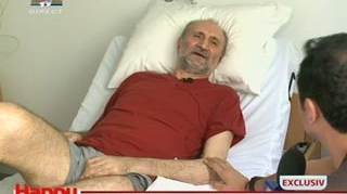 VIDEO Serban Ionescu, ingrijit de mama lui de 80 de ani: "Sotia mea, Magda Catone, nu a putut sa faca fata situatiei. Intre noi e o relatie icebelica"