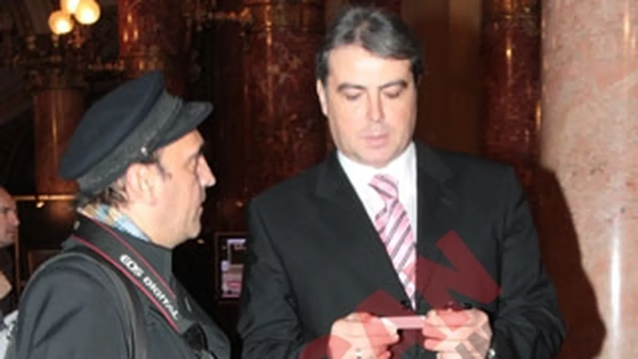 Adrian Cioroianu, vanat de fotografi