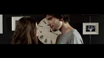 Hagi nu si-a mai vazut niciodata fiica ASA! Primele imagini cu Kira sarutandu-se cu un baiat, la mall! Vezi reactia tatalui