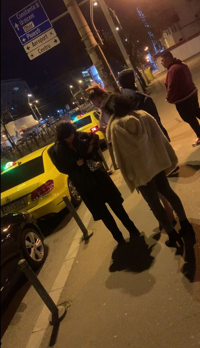 Ramona Olaru și amicele asteaptă Uberul