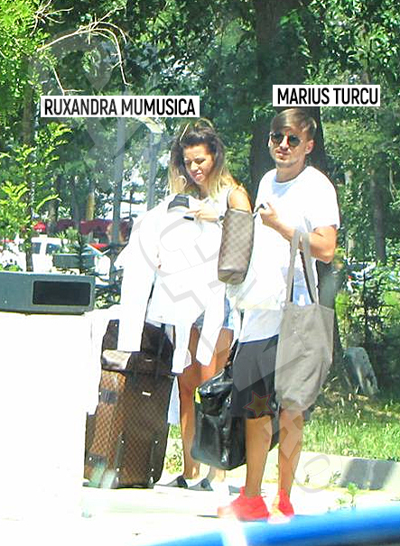 Ruxandra Mumuşica şi Marius Turcu astă-vară, în timpul unei vacanţe pe litoral