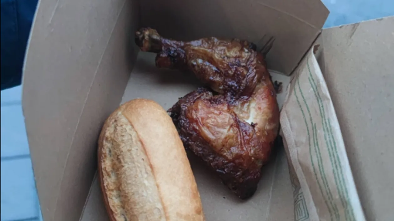 Cât costă o pulpă de pui și o chiflă la Kaufland în 2026. Un client a publicat bonul fiscal