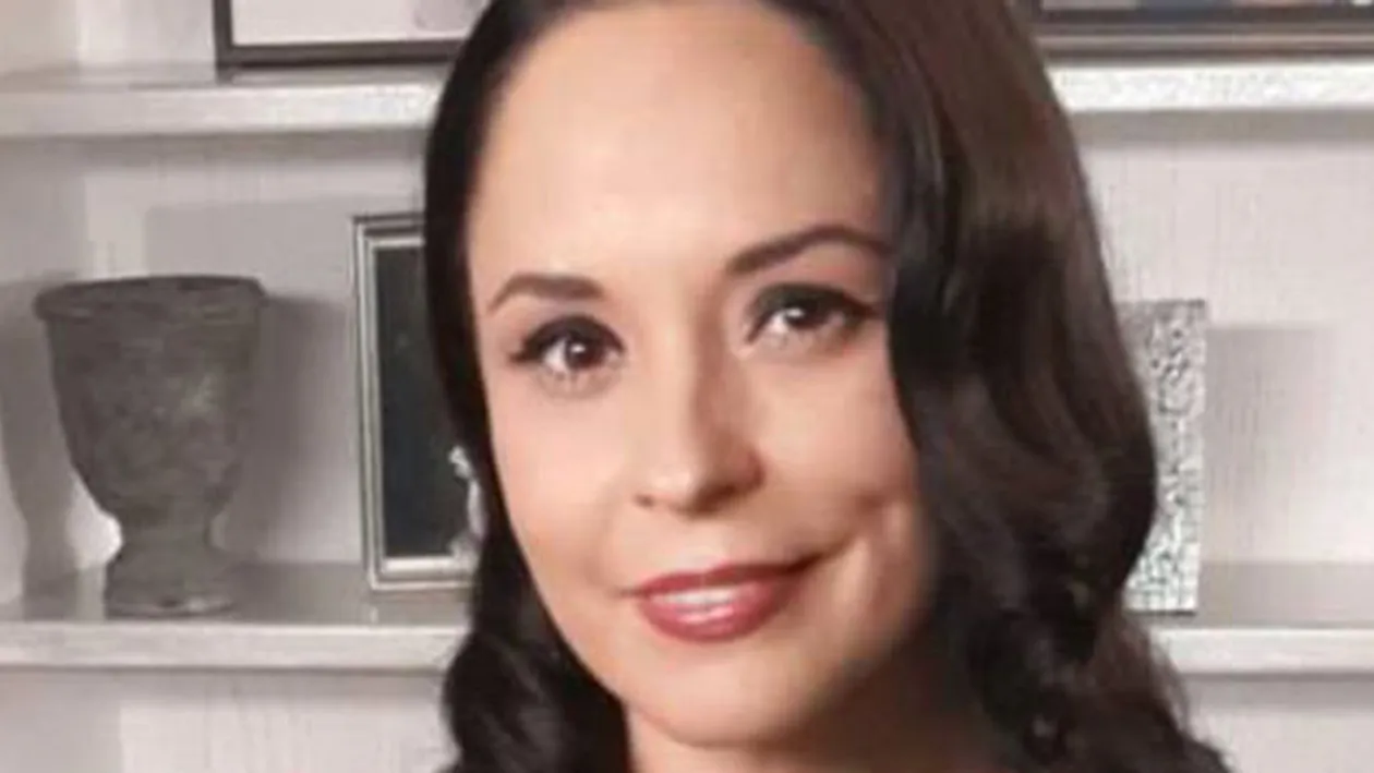 Gafa majora facuta de Andreea Marin: sanii vedetei s-au revarsat din rochie! Cum a aparut imbracata fosta Zana