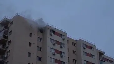 Ultima oră. Incendiu în blocurile lui Ionuț Negoiță. Echipajele de pompieri, descarcerare și SMURD au intervenit imediat
