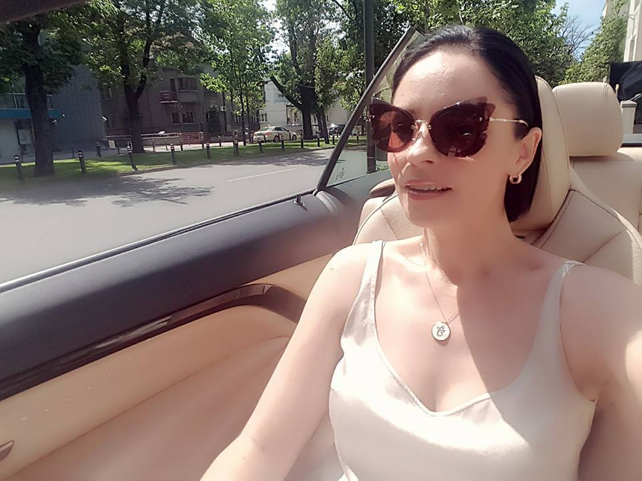 Andreea Marin pledează pentru naturaleţe