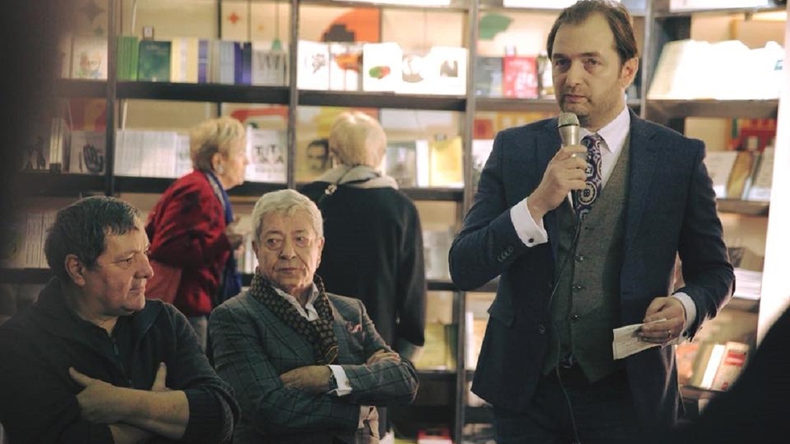 CANCAN.ro publică fragmente în premieră. A fost printre cele mai vândute cărţi de la „Gaudeamus”, iar acum…