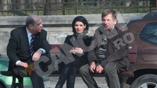 Lavinia Sandru se incrunta cand vede aparatul foto