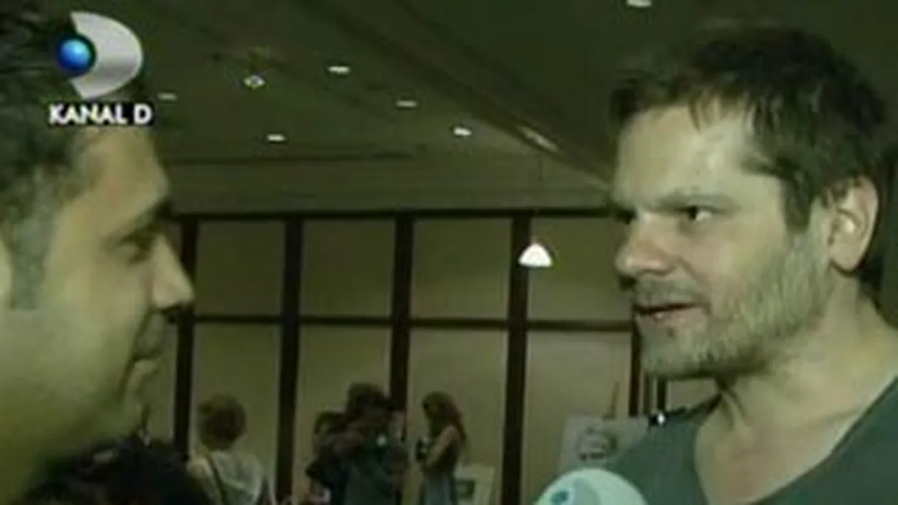 VIDEO Dialog incredibil intre Florin Piersic Jr. si un reporter: Cred ca ma confunzi cu Stefan! Iti asumi niste riscuri mari si o sa fii dat afara